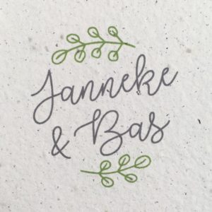 Trouwlogo op trouwkaart op groeipapier