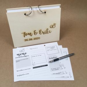 houten gastenboek gepersonaliseerd